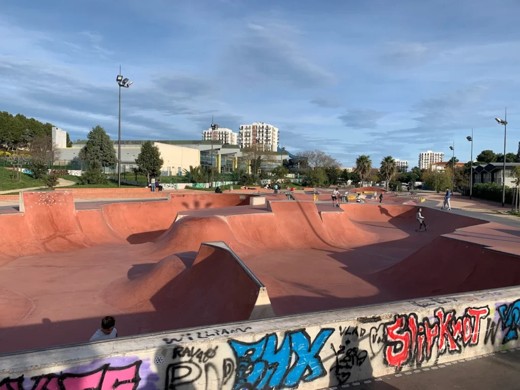 Skatepark trottinette freestyle Perpignan Bowl