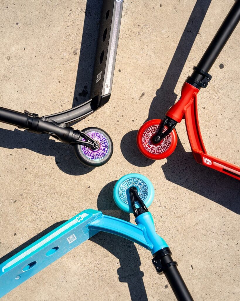 which colour you choosin 🤔😍#coreuk #ridecore Trottinette Core CL1 trois couleurs